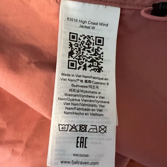 BNWT Fjallraven High Coast Wind Jacket - Dusty Rose. Large - Picture 12 of 12